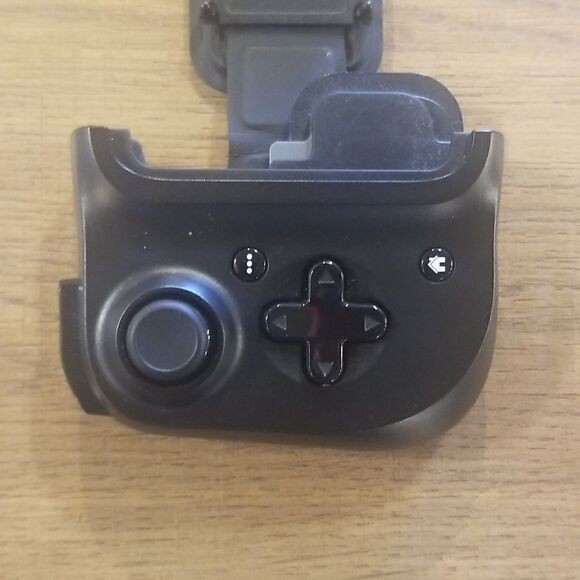 RAZER KISHI FOR IPHONE RZ06-03360100-R3U1 BLACK Gaming Controller - Picture 4 of 7